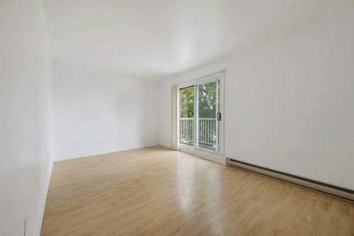 8316 Rue Courval , Montréal (Saint-Léonard), QC H1P 2E3 2