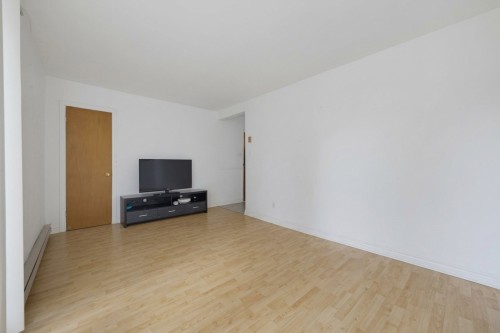 8316 Rue Courval , Montréal (Saint-Léonard), QC H1P 2E3 3