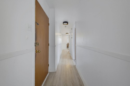 8316 Rue Courval , Montréal (Saint-Léonard), QC H1P 2E3 4