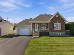327 Rue Chenonceau  Saint-Paul, QC J0K 3E0
