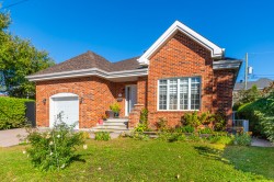 1920 Rue des Patriotes  Laval (Sainte-Rose), QC H7L 2N8