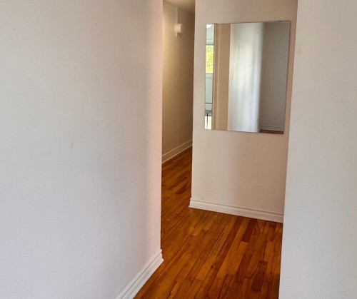 4-290 Rue Émile , Laval (Laval-des-Rapides), QC H7N 4L9 4