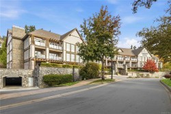 #218-220 B-1376 Lynburne Pl Langford, BC V9B 6S1