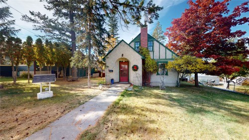 317 10th Avenue  Cranbrook, BC V1C 2N5