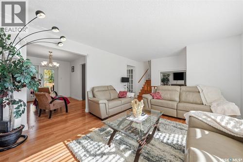 62 Chomyn Crescent, Saskatoon, SK 