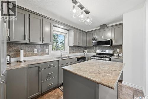62 Chomyn Crescent, Saskatoon, SK 