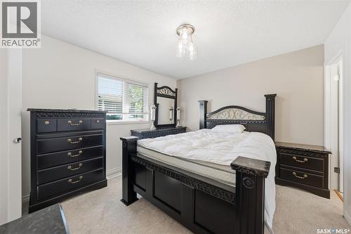 62 Chomyn Crescent, Saskatoon, SK 