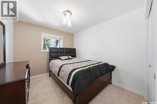 62 Chomyn Crescent, Saskatoon, SK 