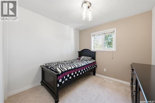 62 Chomyn Crescent, Saskatoon, SK 