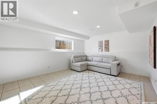 62 Chomyn Crescent, Saskatoon, SK 