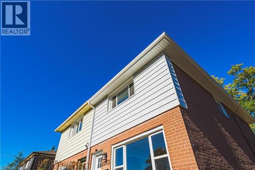 2373 BARCLAY Road , Burlington, Ontario L7R 2B7 5