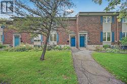 30 VIEWPOINTE PRIVATE  Ottawa, ON K1V 1M6
