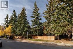 211, 1919 36 Street SW  Calgary, AB T3E 2Y8