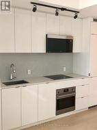 1012 - 7 GRENVILLE STREET Toronto, ON M4Y 1A1