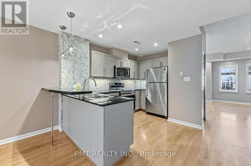 23 - 11 NIAGARA STREET , Toronto, Ontario M5V 3N9 2