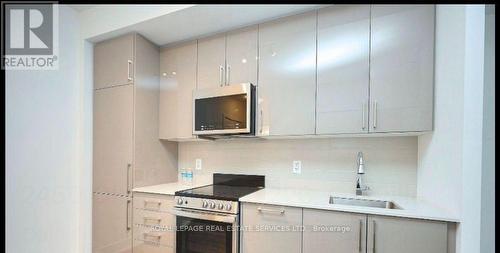 226 - 2450 OLD BRONTE ROAD , Oakville, Ontario L6M 5P8 2