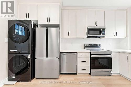 C - 13 BALSAM STREET , Ottawa, Ontario K1R 6W6 3
