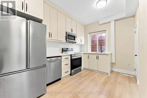 C - 13 BALSAM STREET , Ottawa, Ontario K1R 6W6 4