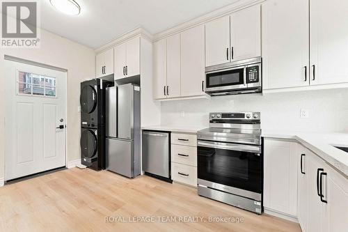 C - 13 BALSAM STREET , Ottawa, Ontario K1R 6W6 5