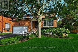 126 WANITA ROAD  Mississauga, ON L5G 1B8