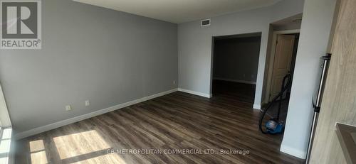 303 - 335 COLLEGE STREET , Toronto, Ontario M5T 1S2 5