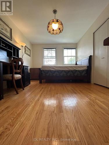 LARGE BEDROOM B 2ND FLOOR - 3 BUTTERFIELD DR DRIVE , Toronto, Ontario M3A 2L9 3