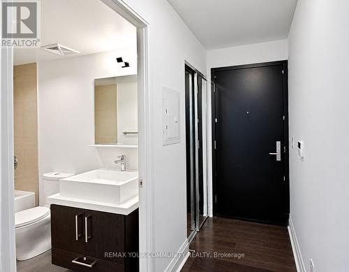 609 - 65 ST MARY STREET , Toronto, Ontario M5S 0A6 5