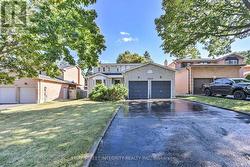 1906 STONEYBROOK COURT  Mississauga, ON L5L 3W2