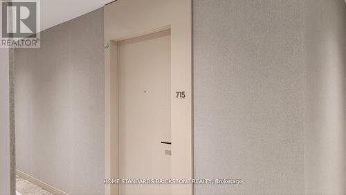 715 - 2020 BATHURST STREET , Toronto, Ontario M5P 3L1 3