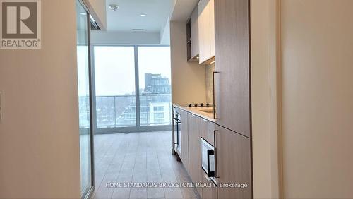 715 - 2020 BATHURST STREET , Toronto, Ontario M5P 3L1 4