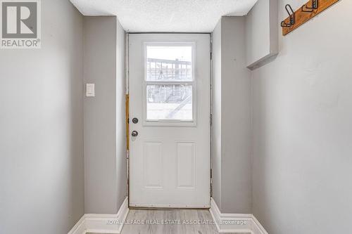 3 - 274 OSSINGTON AVENUE , Toronto, Ontario M6J 3A3 4