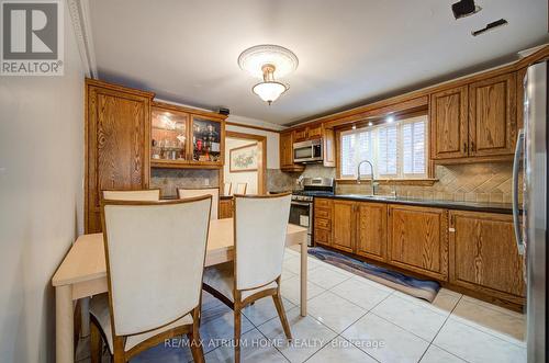 8 PATRICK BOULEVARD , Toronto, Ontario M2J 3K8 4