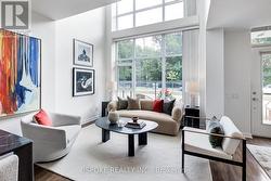 186 BOROUGH DRIVE Toronto, ON M1P 0B5