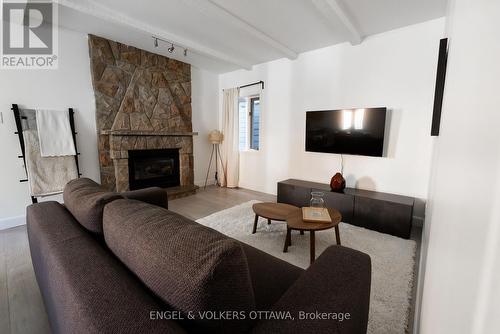 531 LADEROUTE AVENUE , Ottawa, Ontario K1Z 5V9 4
