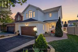 8 ORISKA WAY  Ottawa, ON K2J 4N7