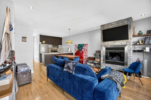 541 Rue St-Christophe , Montréal (Ville-Marie), QC H2L 5E4 3
