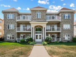 303-2378 Rue du Pont Marieville, QC J3M 1K7