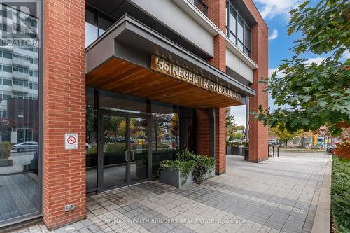 606 - 55 REGENT PARK BOULEVARD , Toronto, Ontario M5A 3H6 5