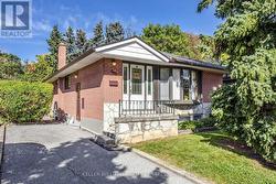 369 OSIRIS DRIVE Richmond Hill, ON L4C 2P6