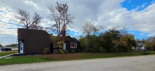 302 OAK Avenue  Winnipeg Beach, MB R0C 3G0
