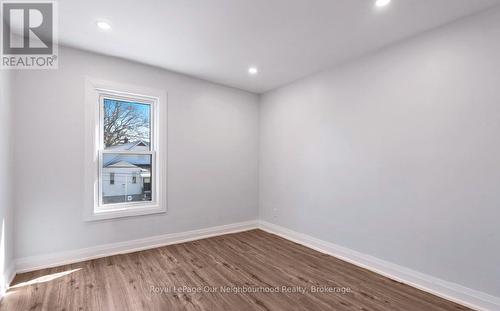 UNIT 2 - 5749 SUMMER STREET , Niagara Falls, Ontario L2G 1M5 5