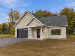 85 Rue Grégoire  Saint-Ignace-De-Loyola, QC J0K 2P0