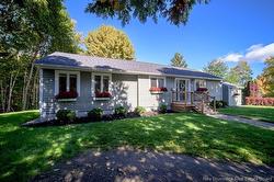 31 Riverview DR  Fredericton, NB E3B 5Y9