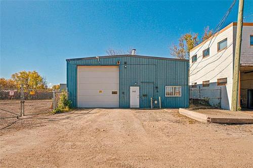 805 Bickerton St, Winnipeg, MB 