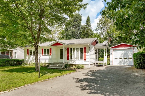 4295 Rue Cayer  Sherbrooke (Les Nations), QC J1L 1S9