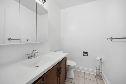 Salle d'eau - 193 Rue Hyman, Dollard-Des-Ormeaux, QC - Indoor Photo Showing Bathroom