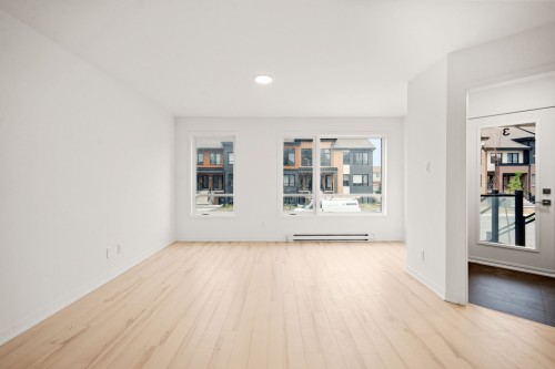 Salon - 3-7000 Rue De Champagnier, Brossard, QC - Indoor Photo Showing Other Room