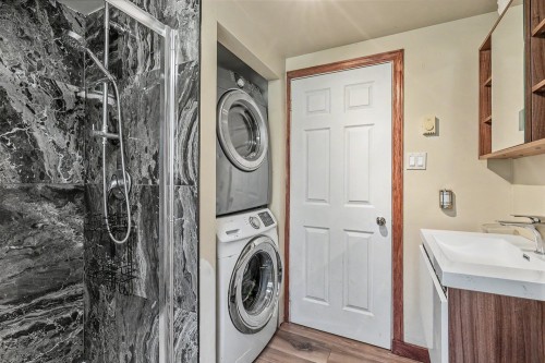Salle de bains - 30 Rue Du Midi, Morin-Heights, QC - Indoor Photo Showing Laundry Room