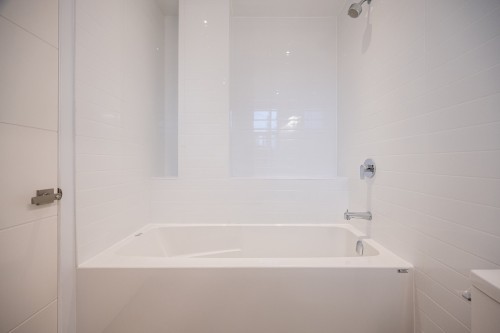 Salle de bains - 5172 9E Avenue, Montréal (Rosemont/La Petite-Patrie), QC - Indoor Photo Showing Bathroom