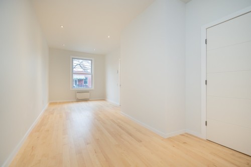 Chambre à coucher - 5172 9E Avenue, Montréal (Rosemont/La Petite-Patrie), QC - Indoor Photo Showing Other Room